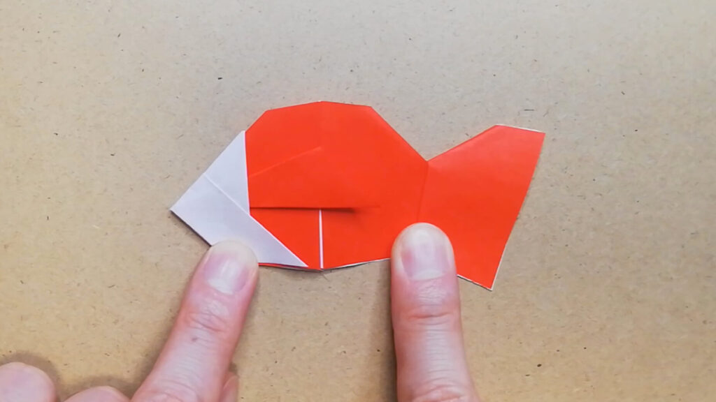 金魚の折り紙の完成